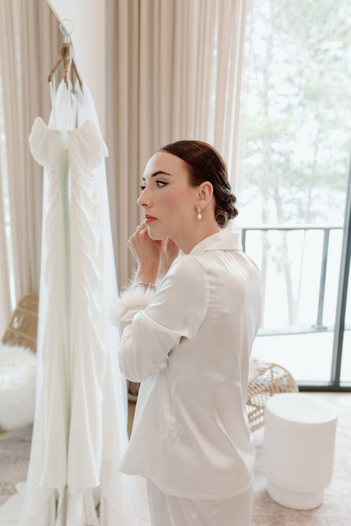 Bride getting ready in a Nature Link getting-ready suite